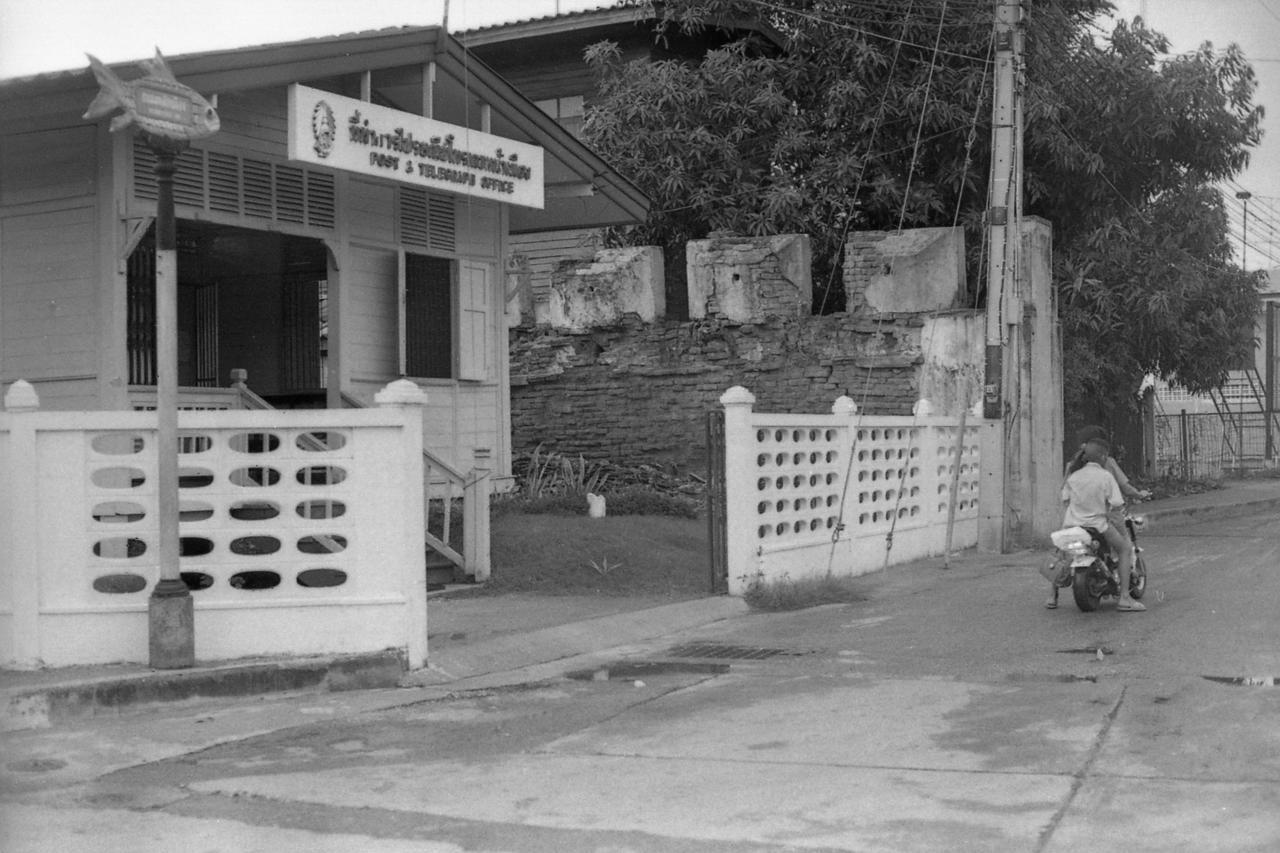 Bankaikow Hostel Kanchanaburi City Exterior photo